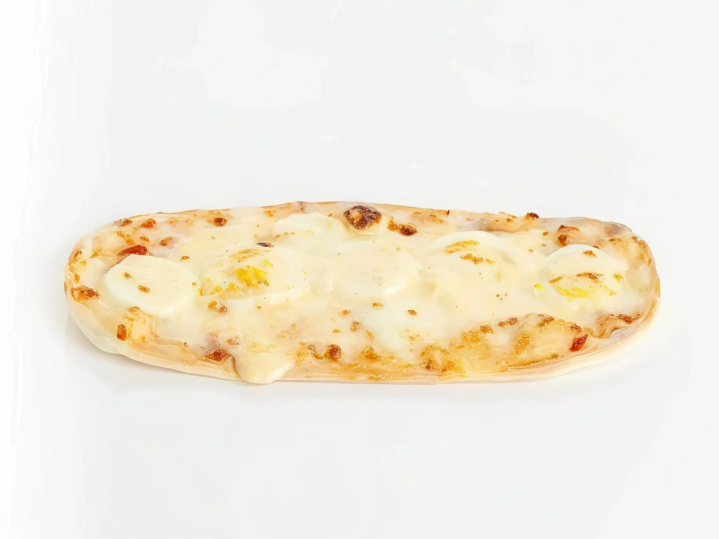 قارب بيض مسلوق وجبن