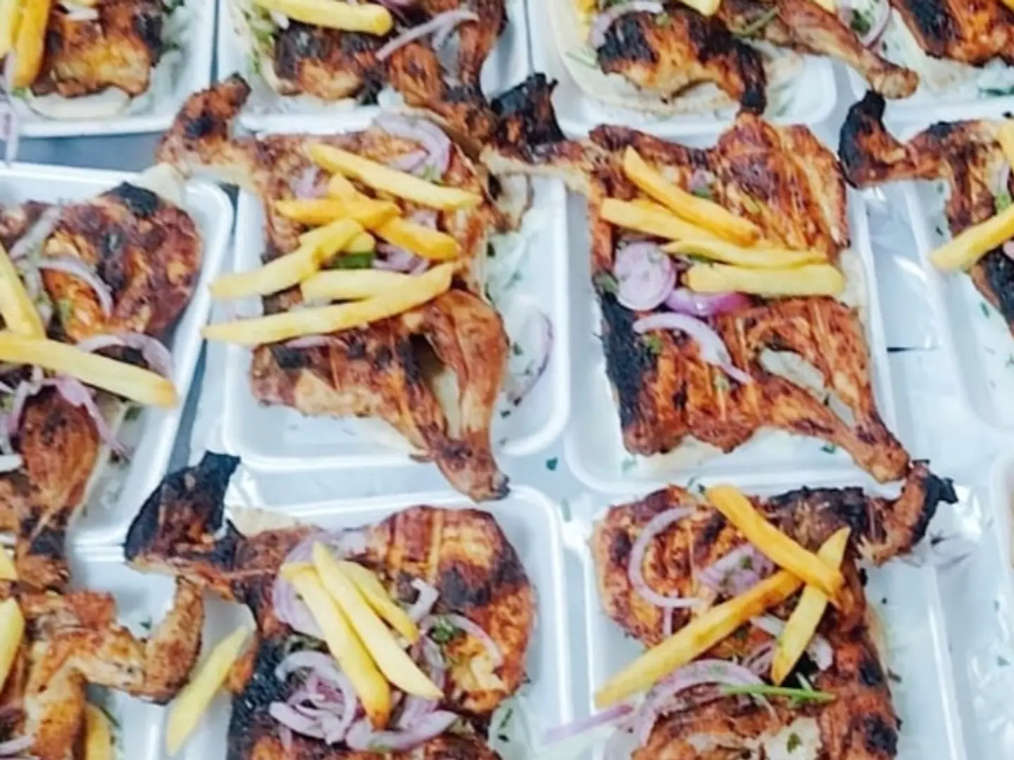 نصف دجاج على الفحم ساده بدون رز