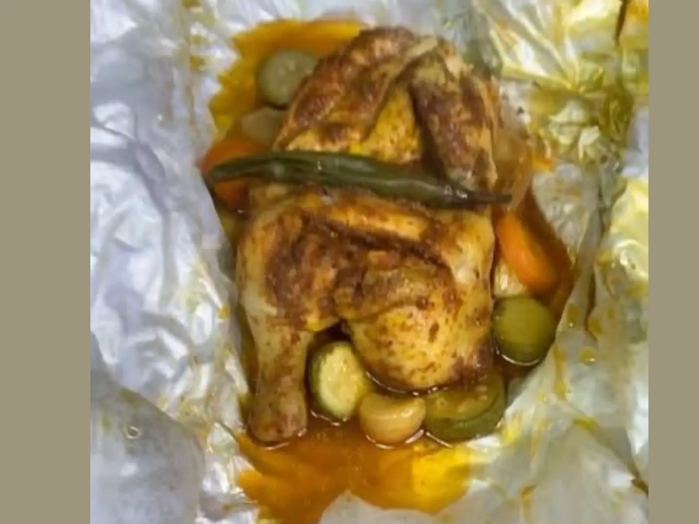 نصف حبه دجاج مدفون مع رز بشاور