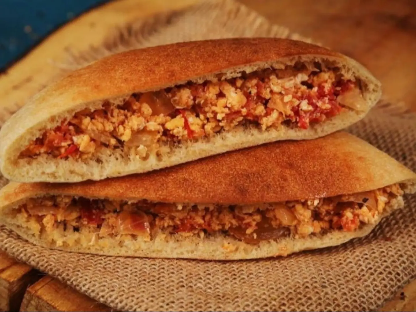 ساندوتش بيض شكشوكه