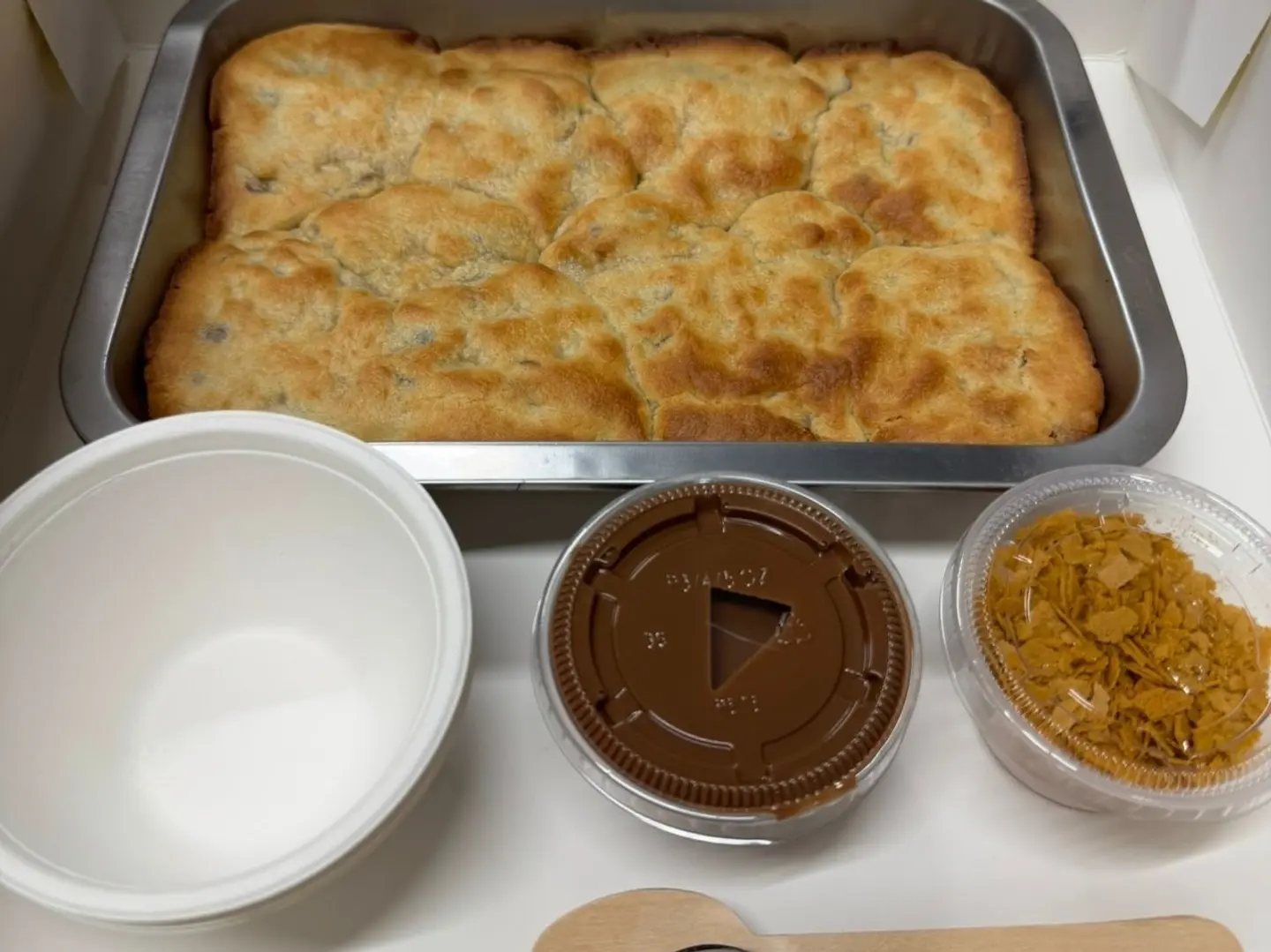 صندوق بسكويت بحجم متوسط