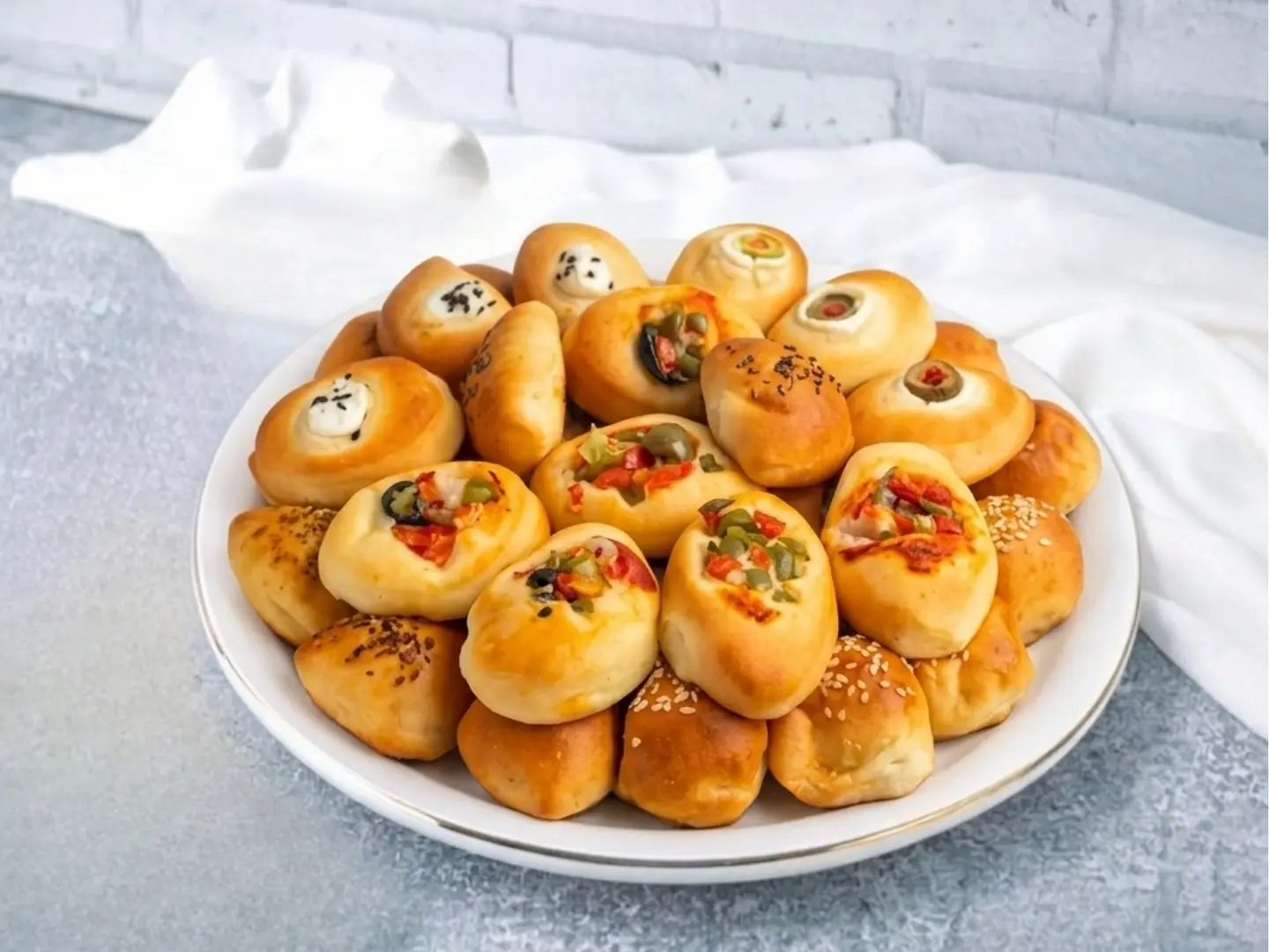 طبق كيلو معجنات