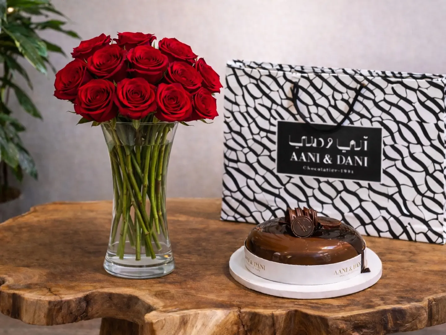 باقة ورد وكيك جلاكسي اني وداني