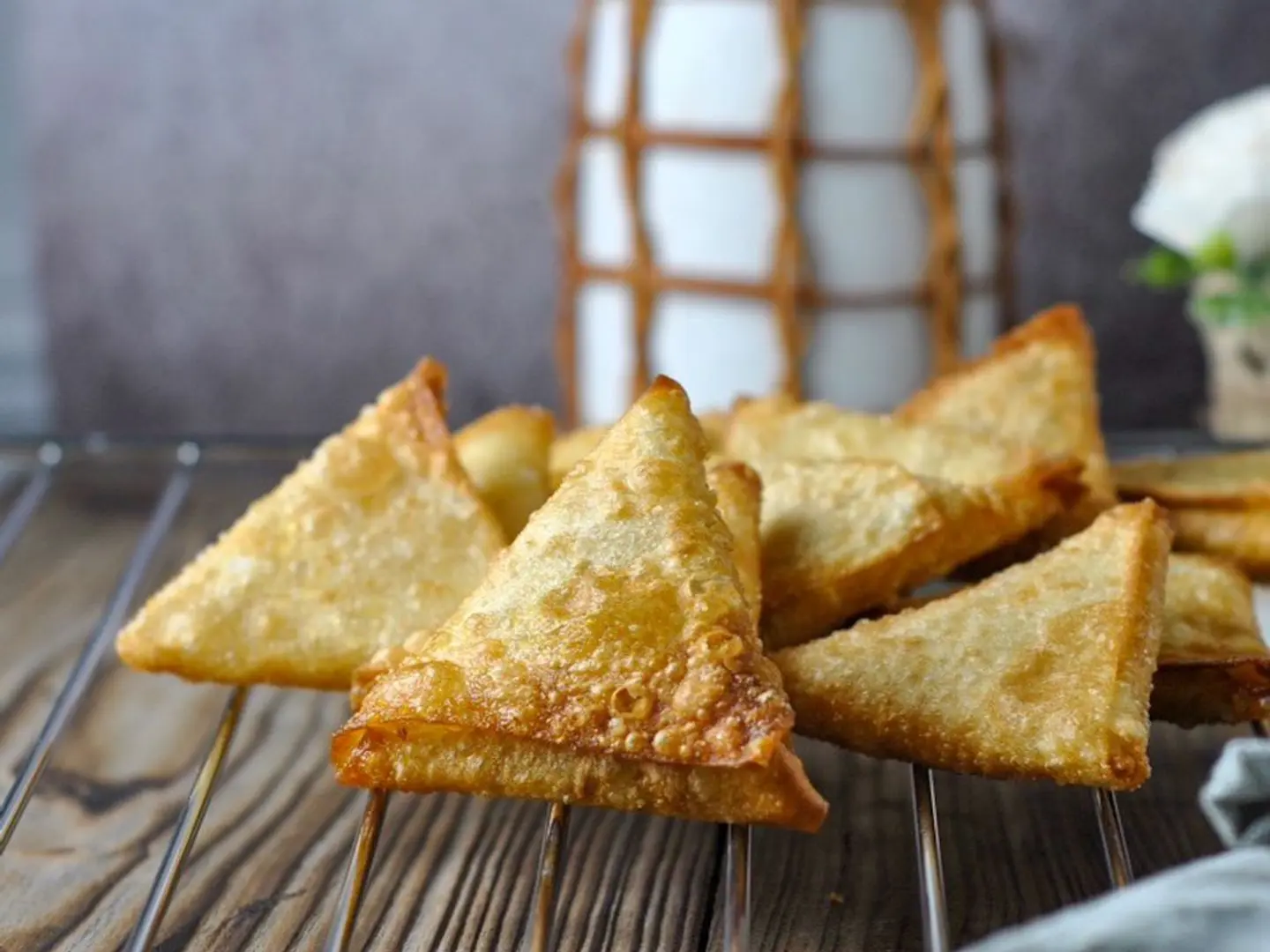 سمبوسة جبن كبيرة