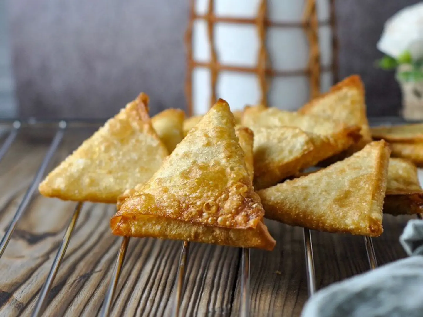 سمبوسة جبن صغيرة