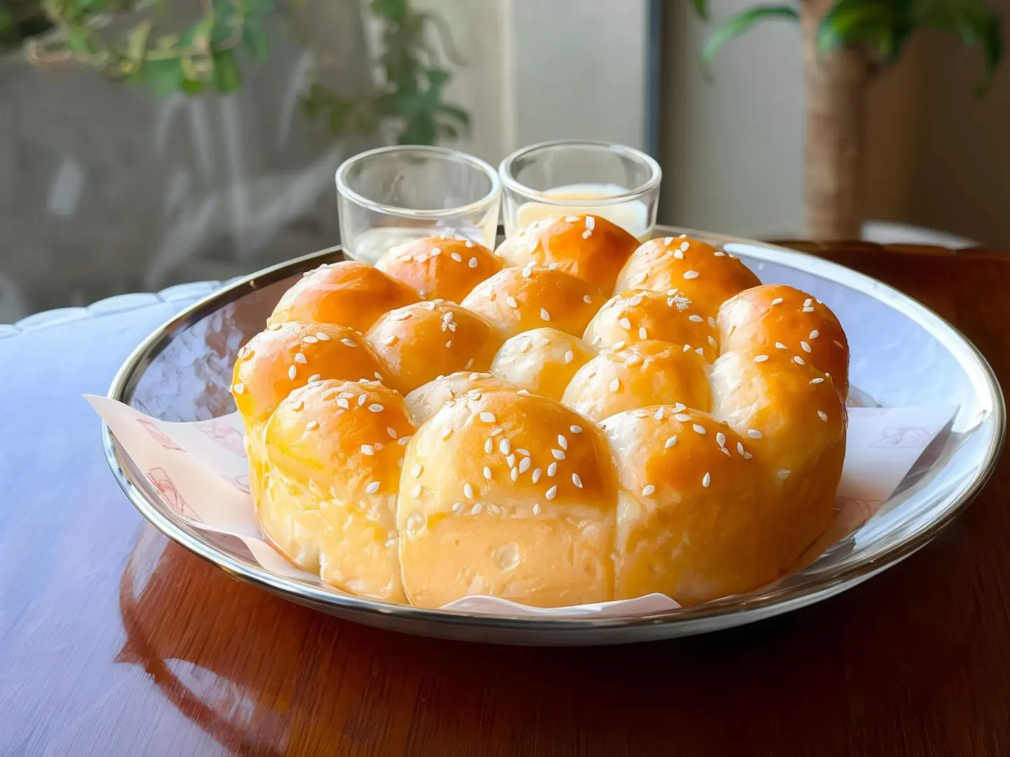 خليه الاجبان الثلاثة