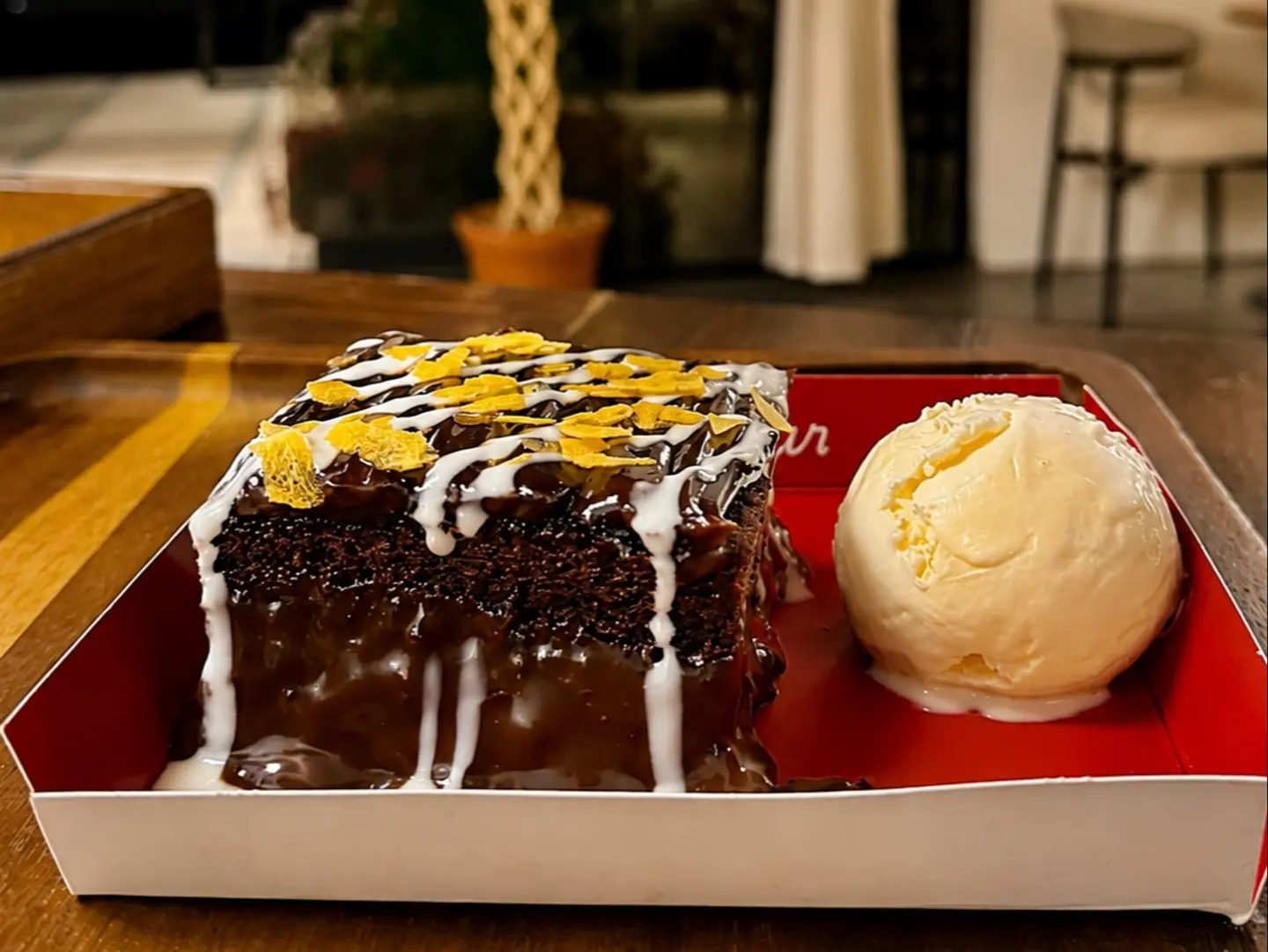 Chocolate Cake With Ice Cream