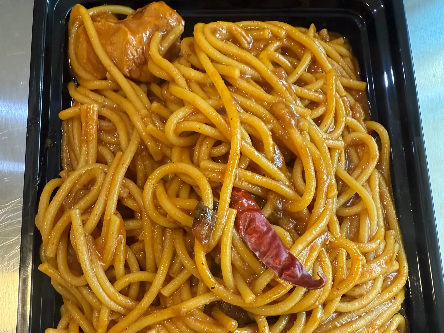 مكرونه حمرا سبيكيتي