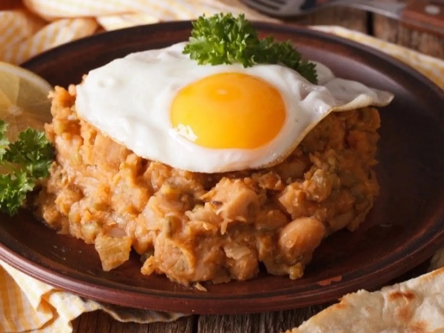 Beans With Eggs