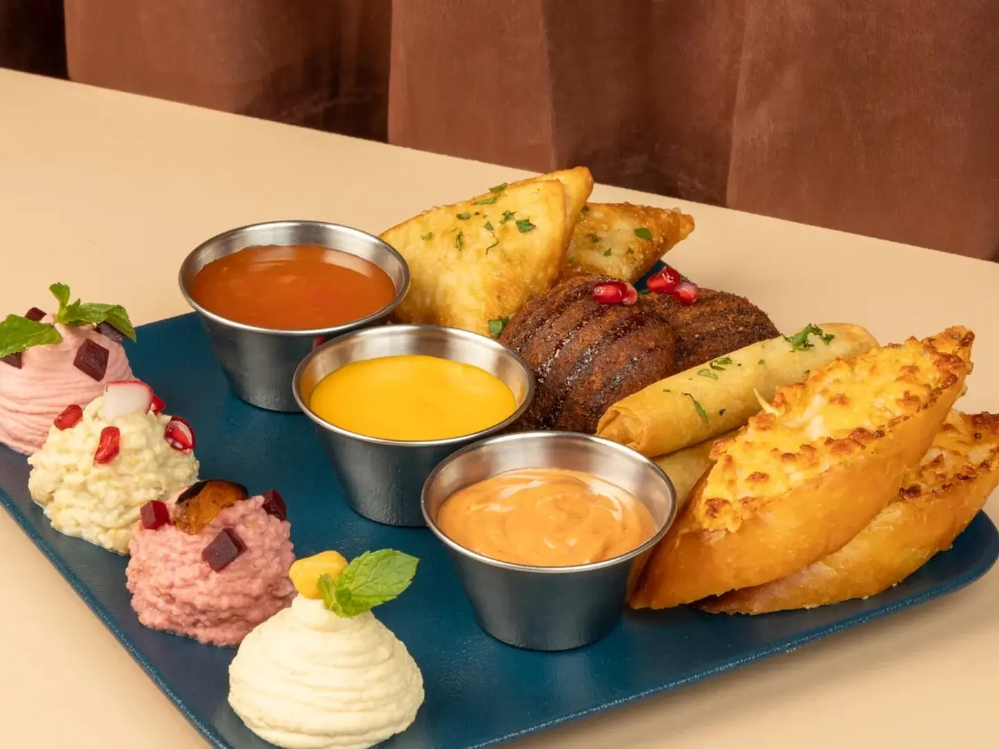 صحن مقبلات حارة