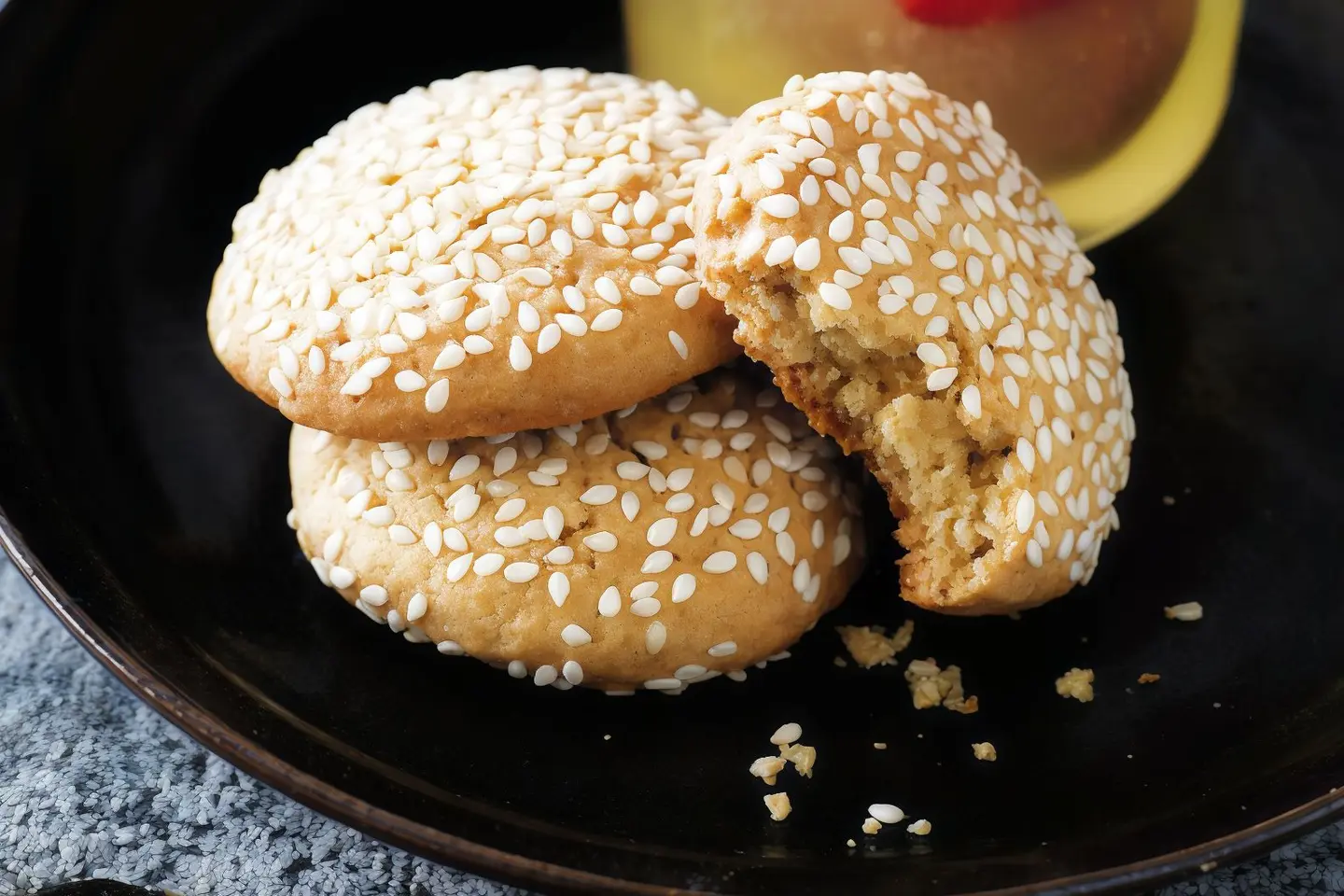 Sesame Biscuit