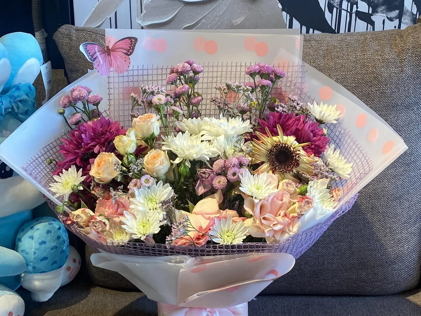 Mixed Bouquet With Net Wrapping And Gift Bank