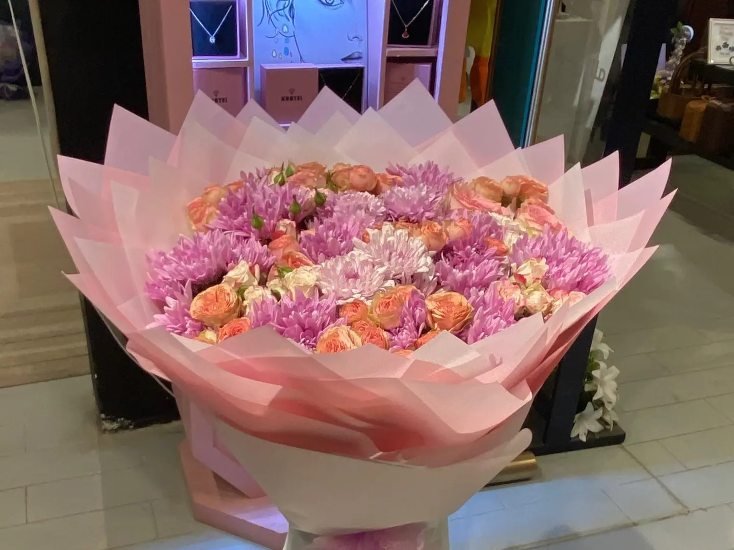 Luxury Bouquet With Pink And Orange Flowers