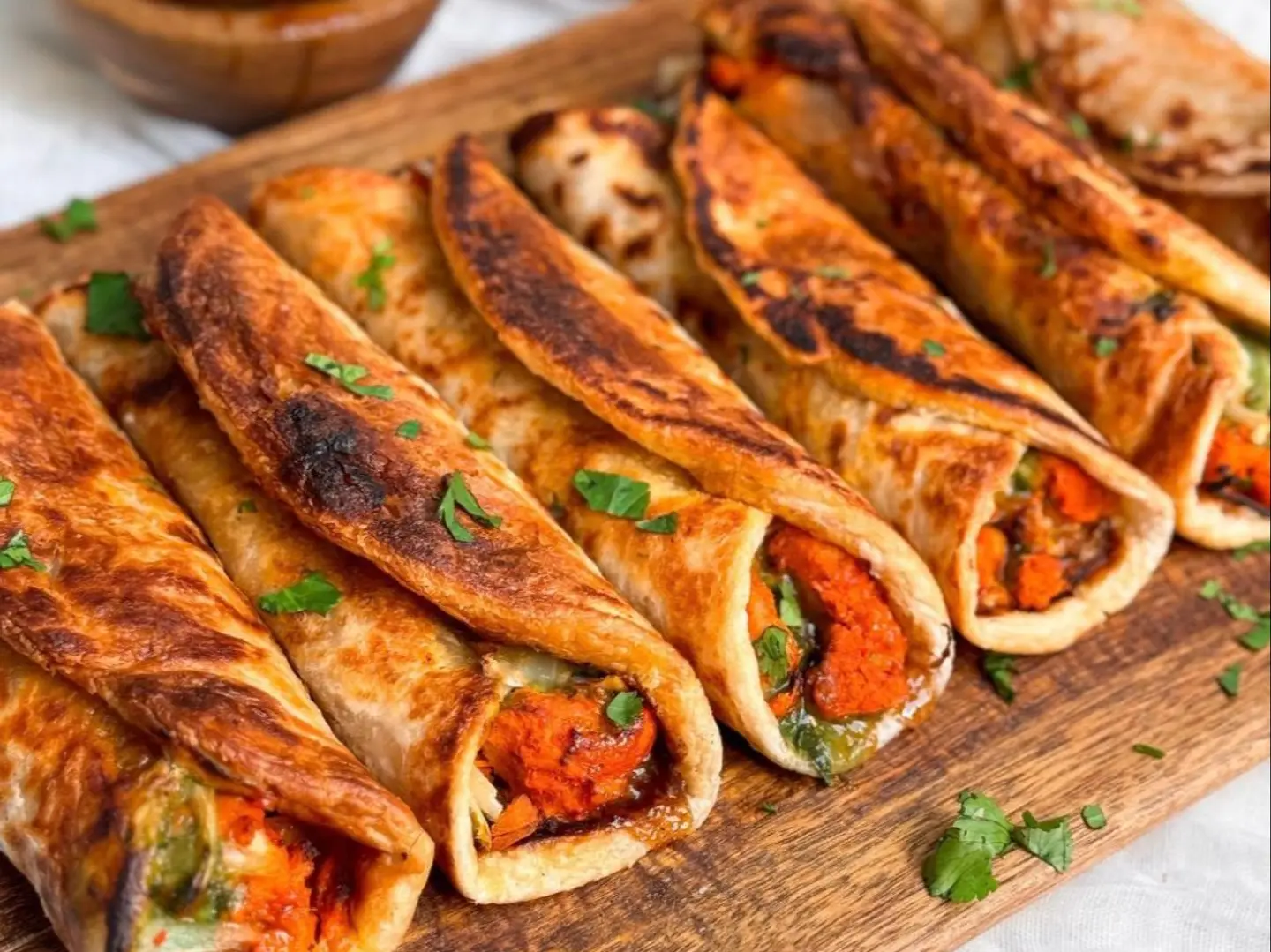 لفائف باراتا دجاج تيكا