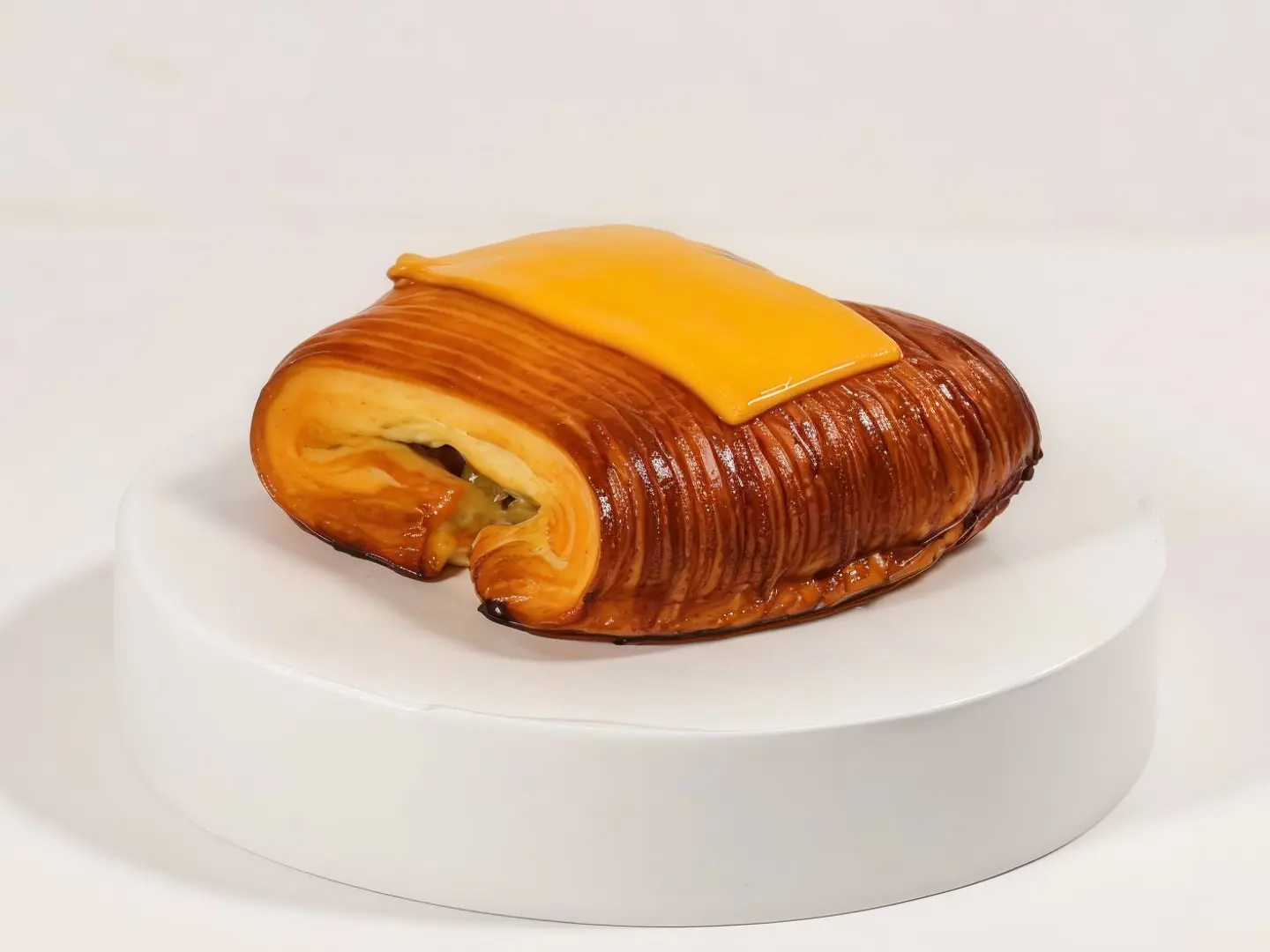 حلومي بان سويس