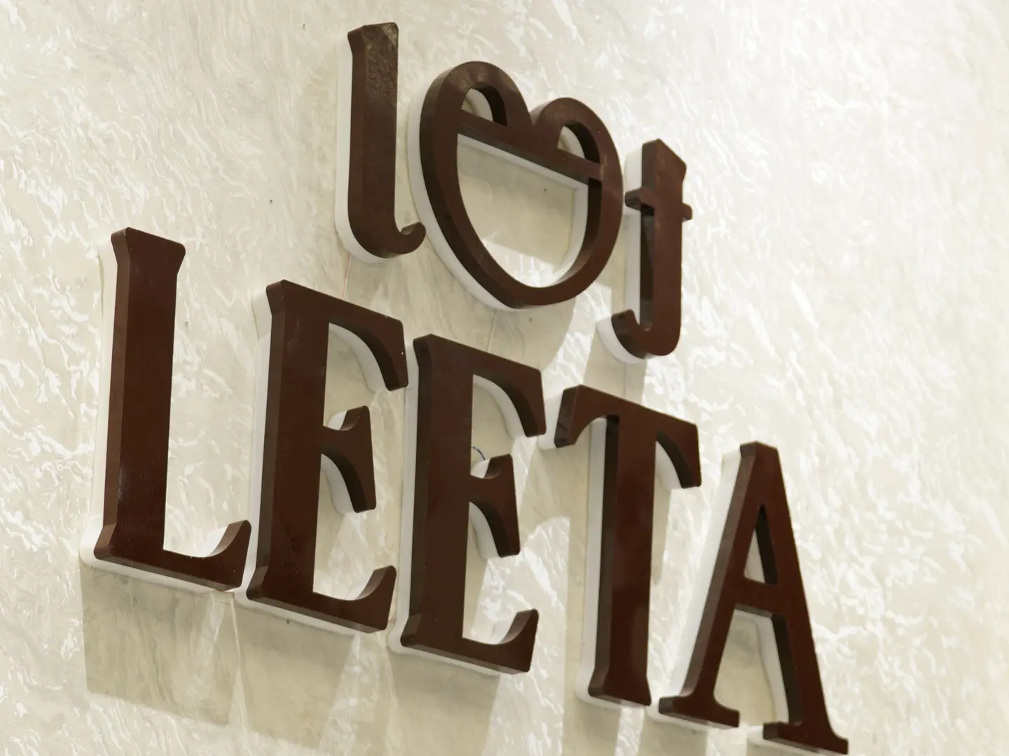 شوكولاتة مغلفة ربع كيلو