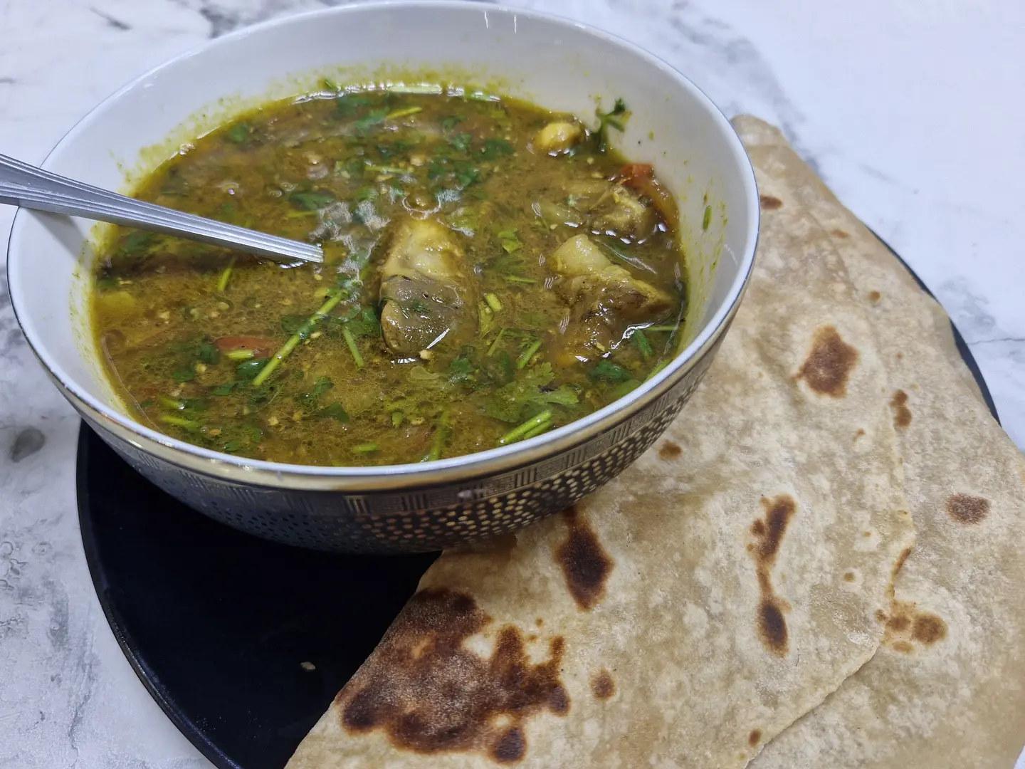 شوربة البايا (شوربة الأتوكال) غير الزيتية طبقنا الخاص مع خبز الشباتي