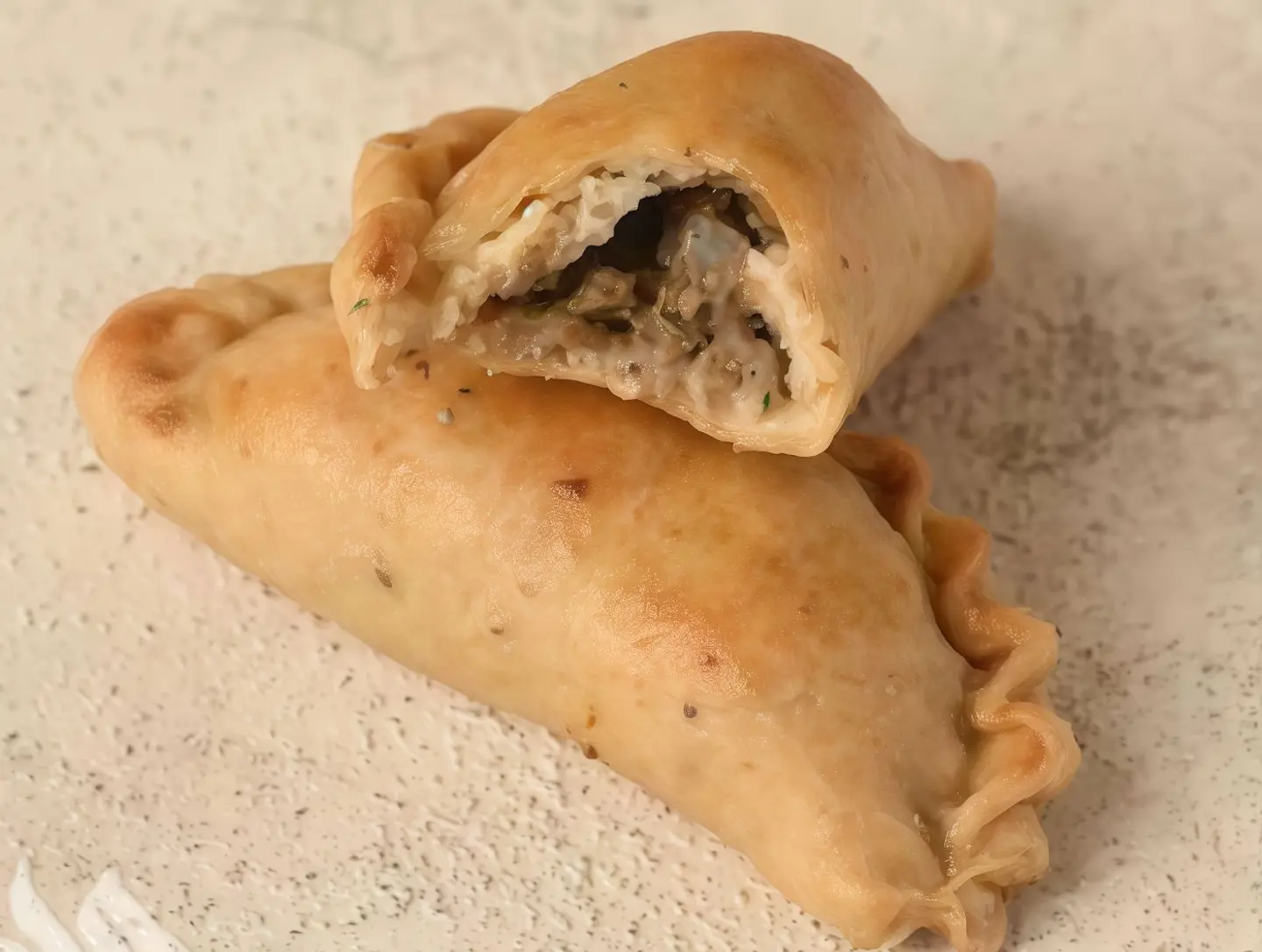 Chicken Samosa Puff   Medium