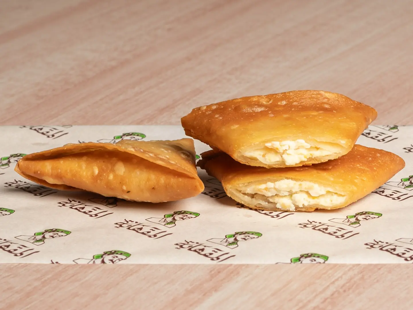 3 حبات سمبوسة جبنة