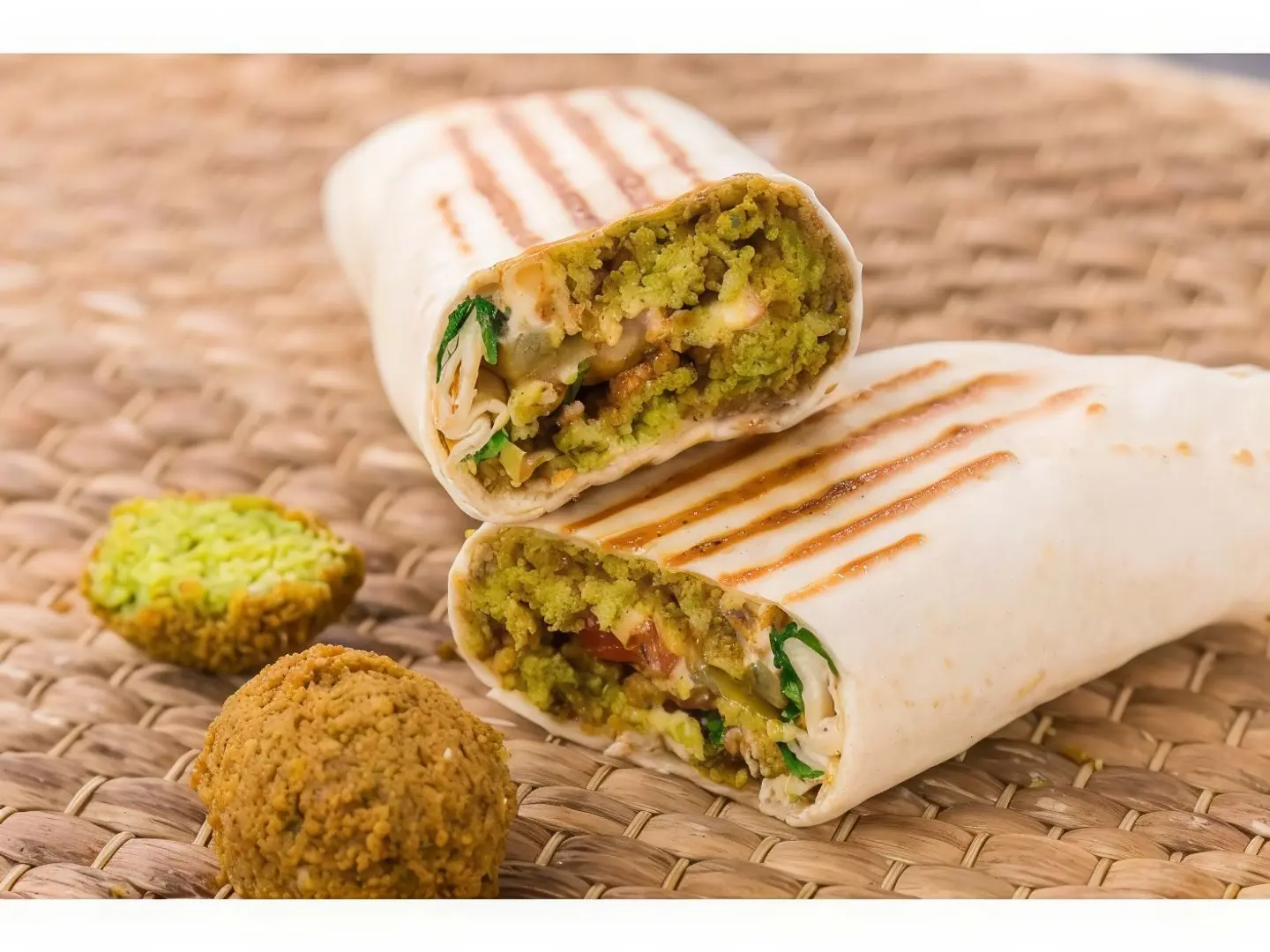 فطائر فلافل جبنه سائل