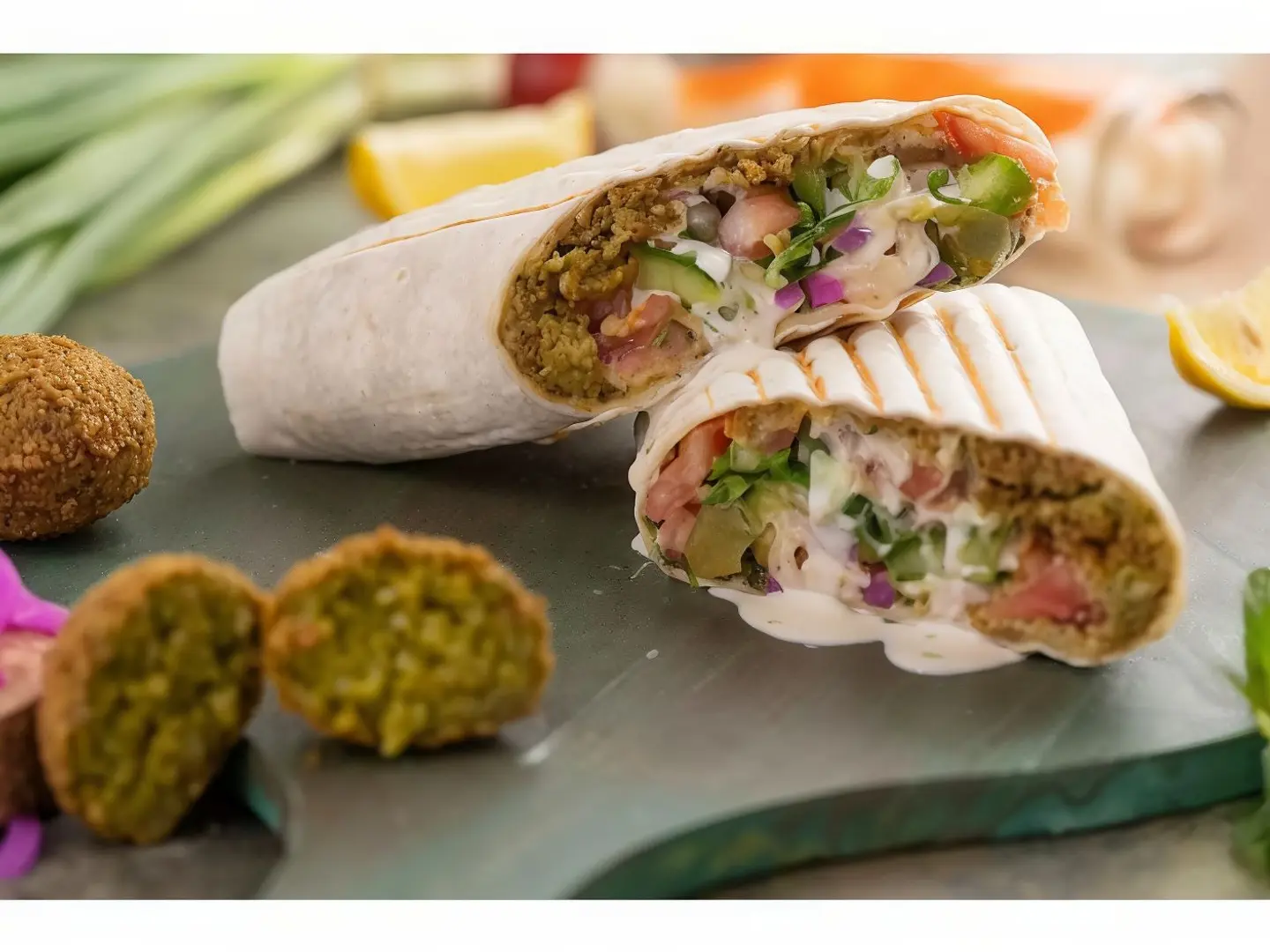 فطائر سبيشل جبنه سائل فلافل صليط