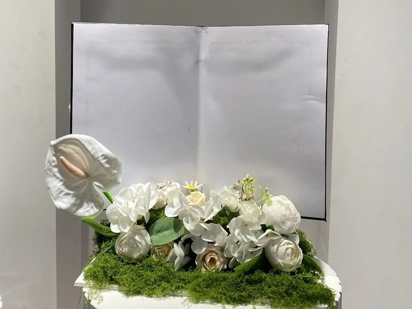 دفتر العيد تنسيق ورد ابيض