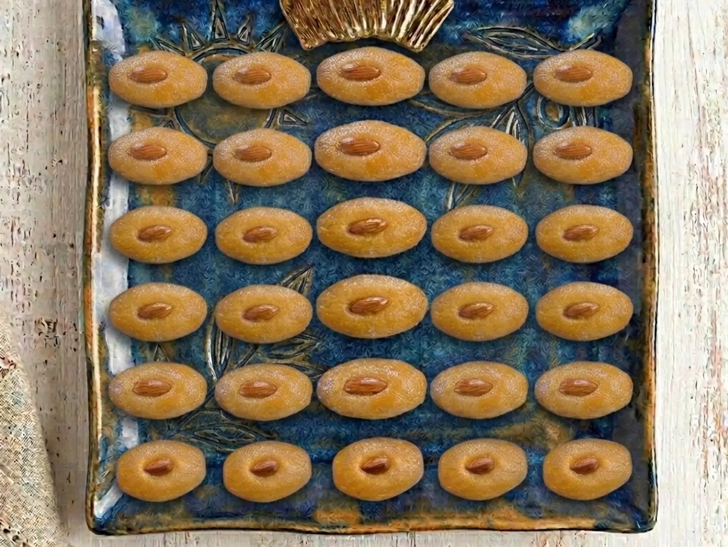 طبق نصف كيلو عيون المها