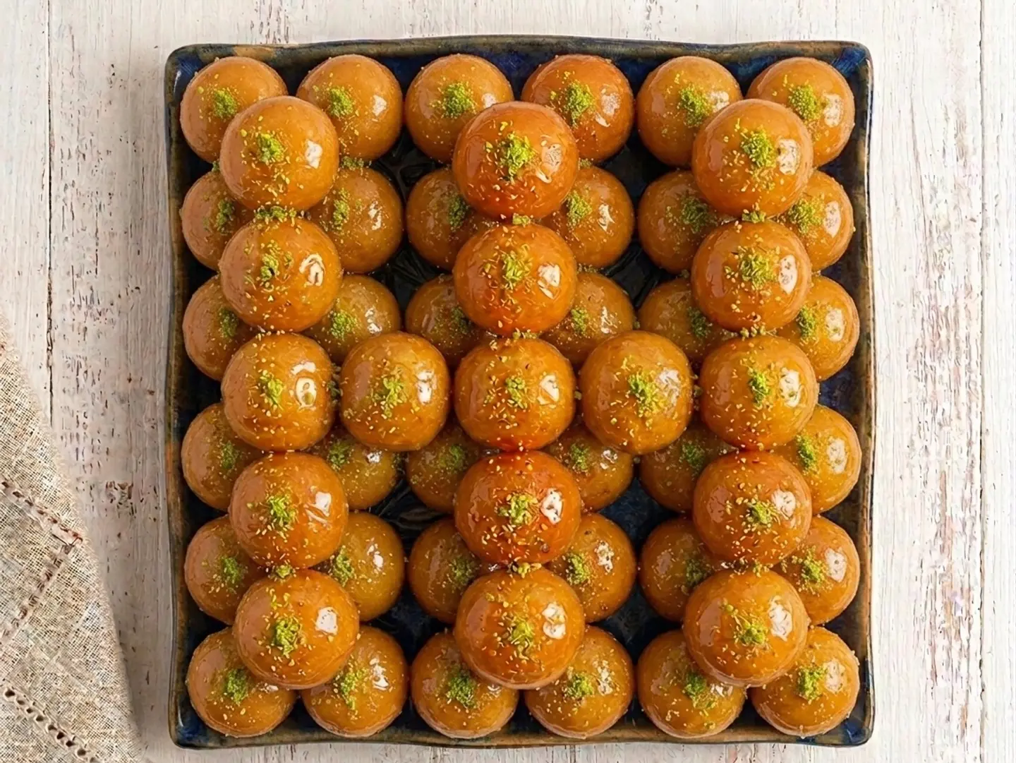 طبق لقيمات بالجبنة كبير