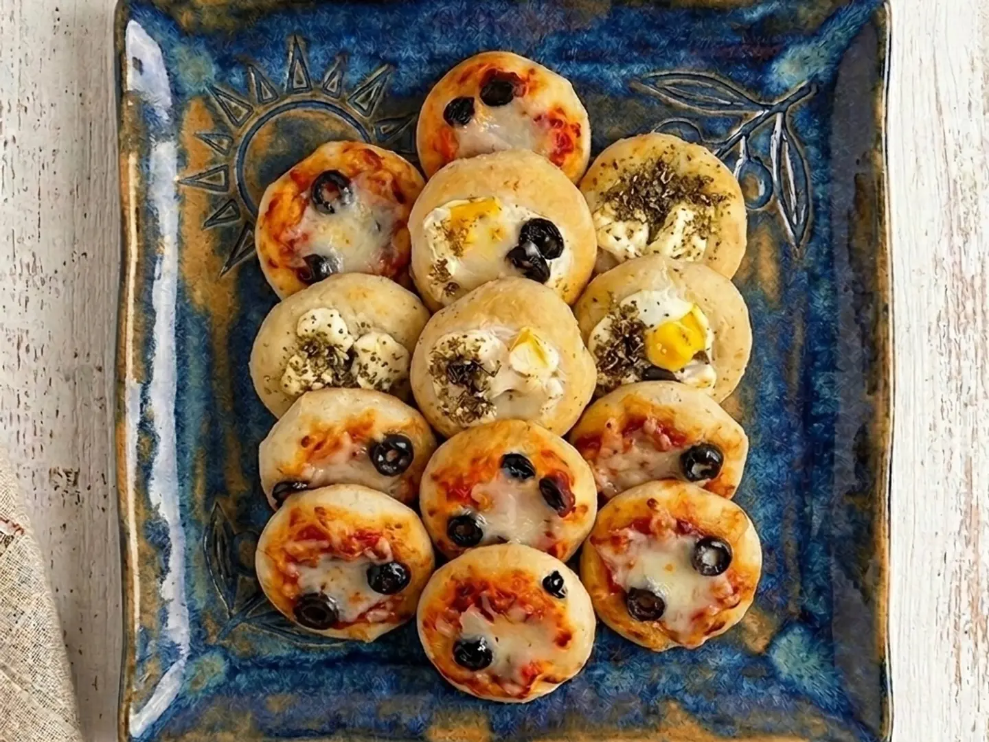 طبق وسط ميني بيتزا