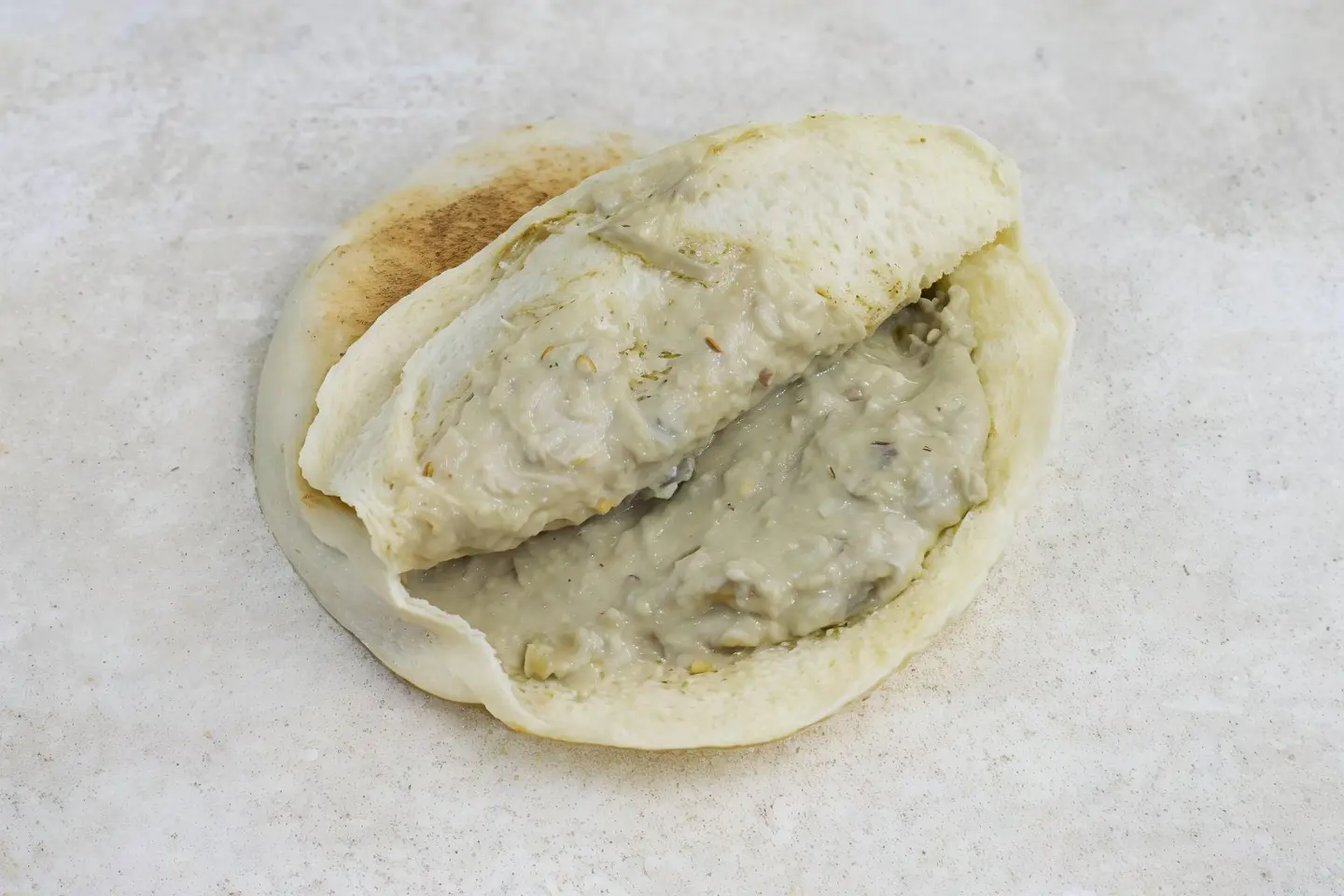 ساندوتش بابا غنوج بالحمص