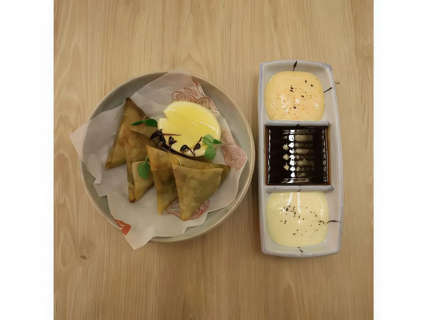 Kobe Samosa With Chili Mayo