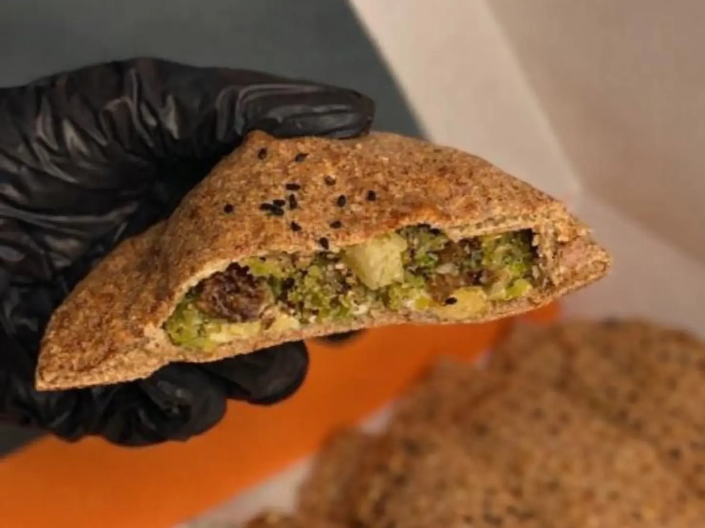 مدور سبانخ جبن (بعجينة البر الصحية)