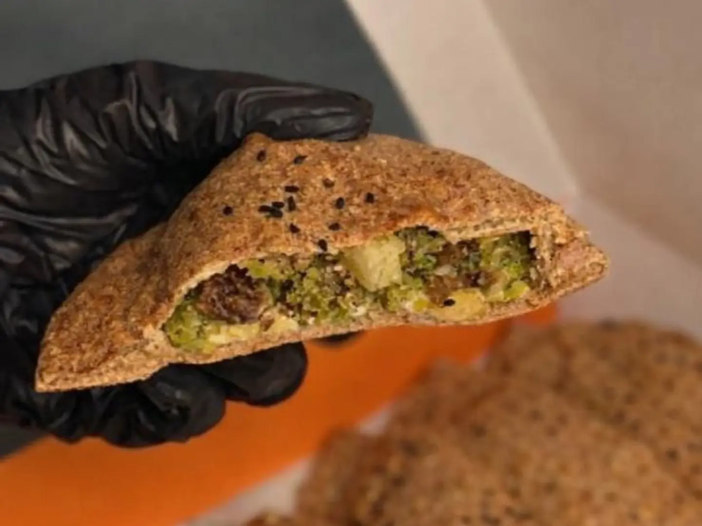 مدور فلافل مشكل (بعجينة البر الصحية)