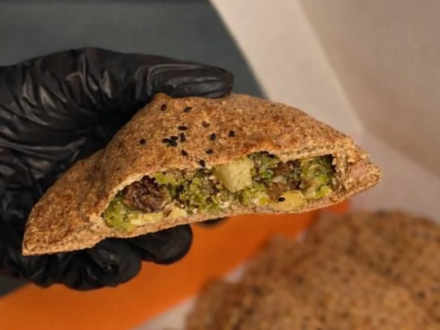 مدور فلافل لبنة (بعجينة البر الصحية)