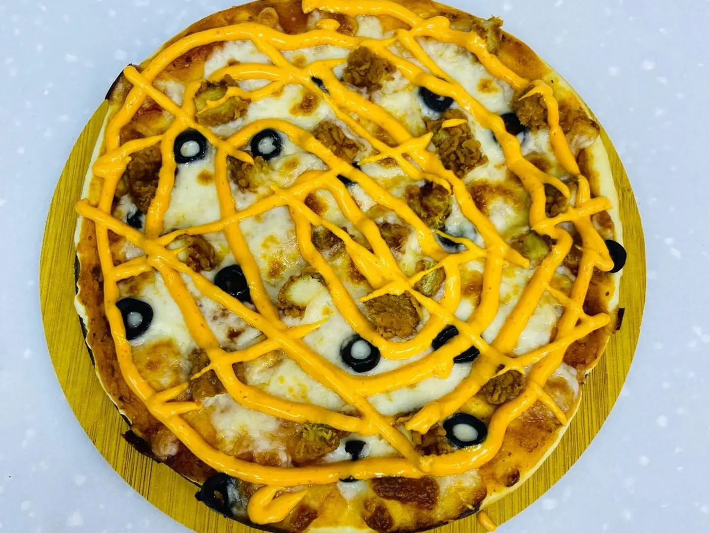 بيتزا ديناميت وسط