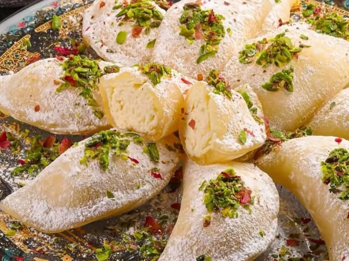 حلقوم بحشوة قشطة بوكس صغير