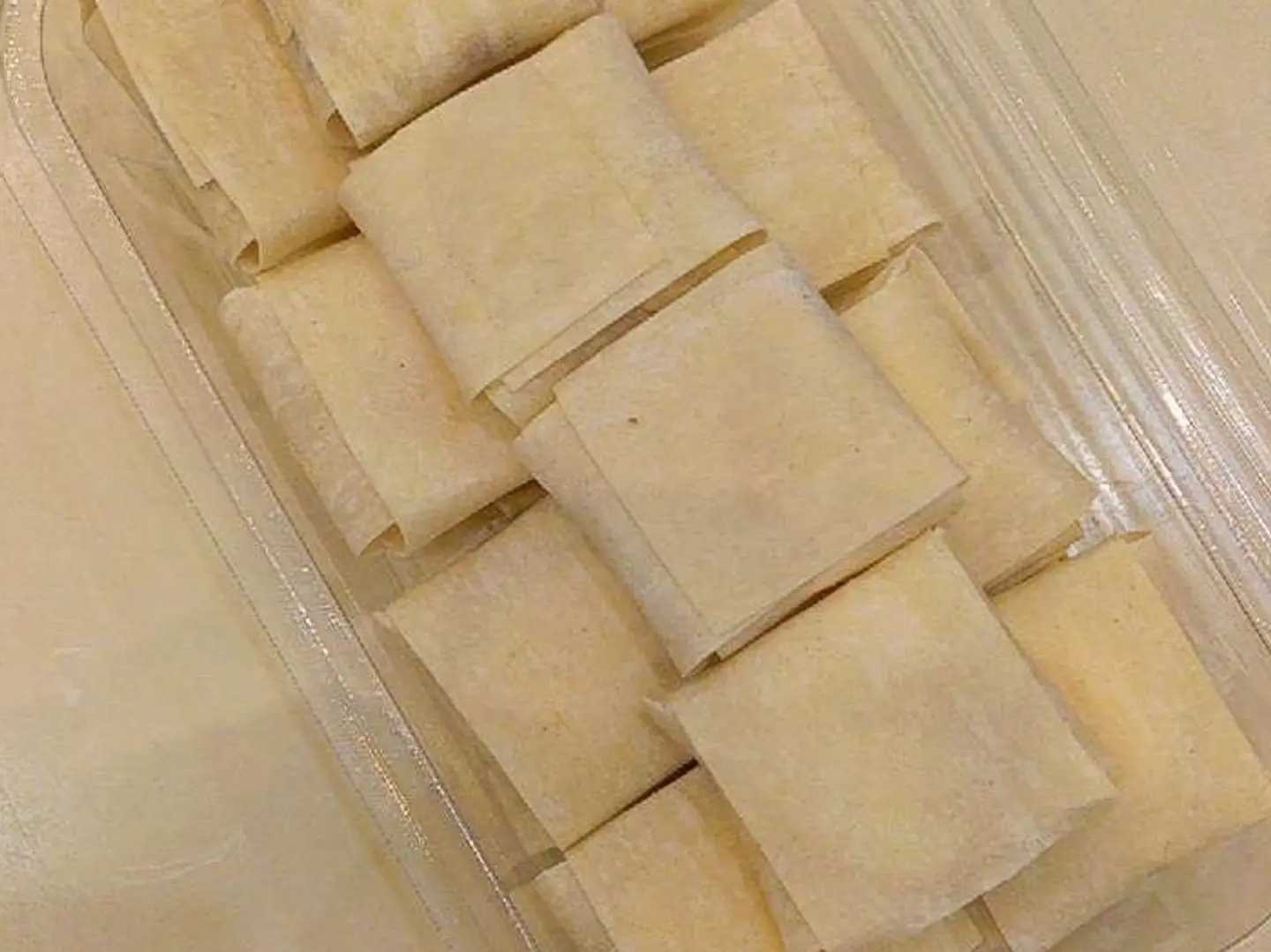 مربعات جبن كيري وتمر 20 حبه