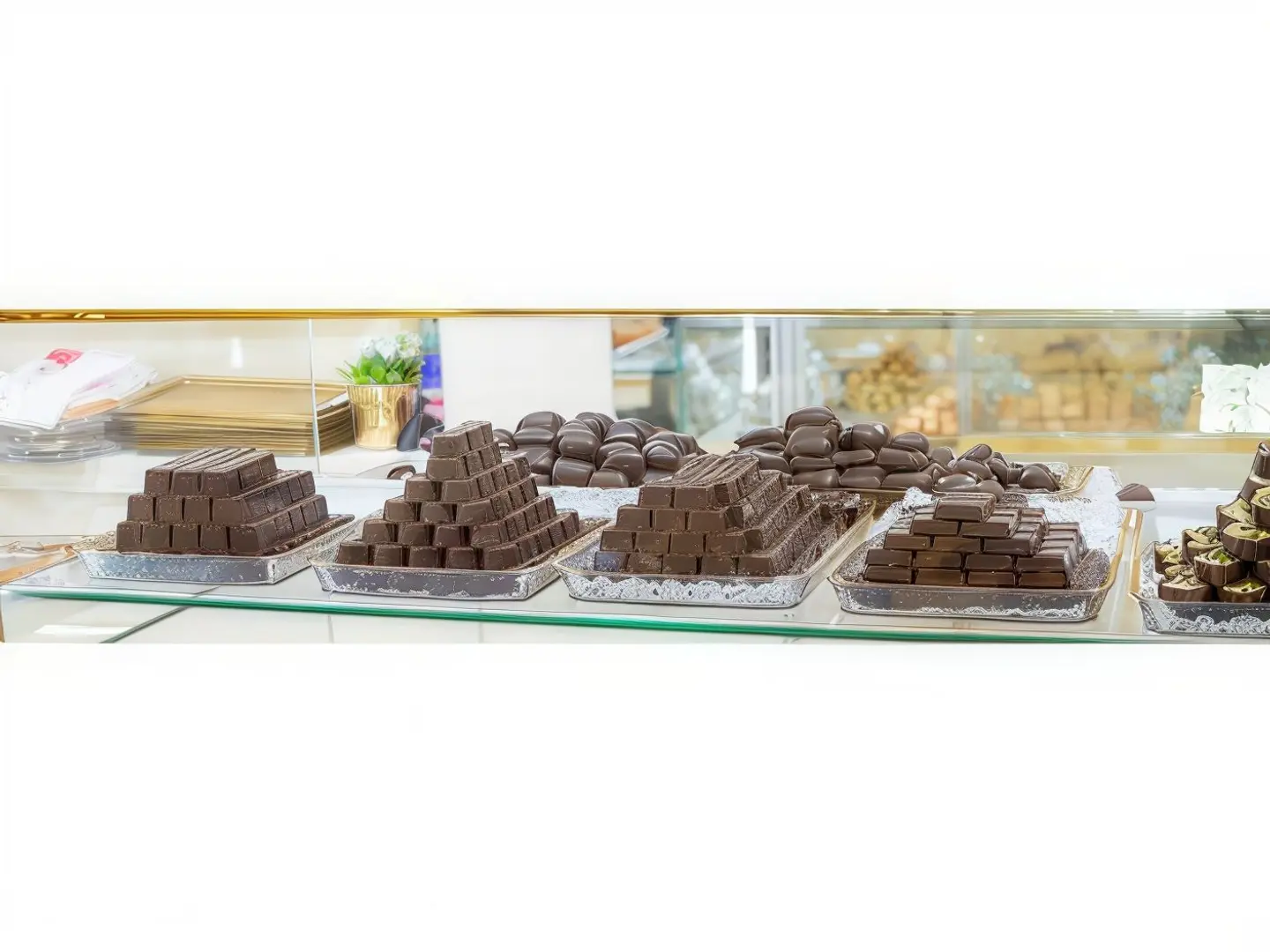 صينية الشوكولاتة البلجيكية الفاخره - نص كيلو