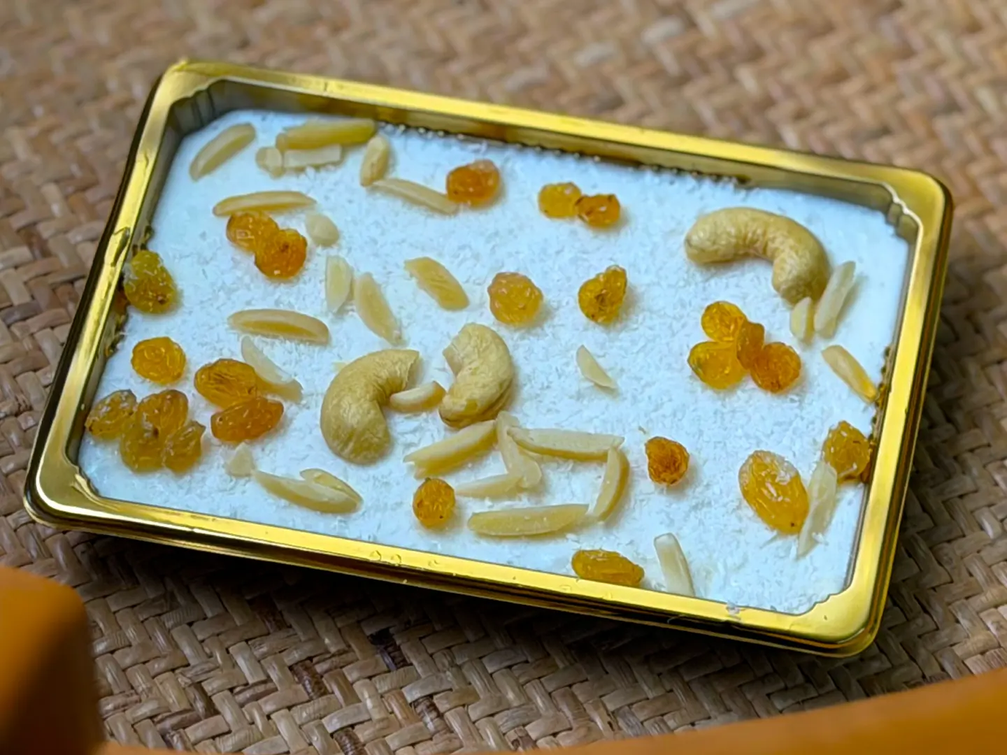 رز بلبن بالفواكة والمكسرات