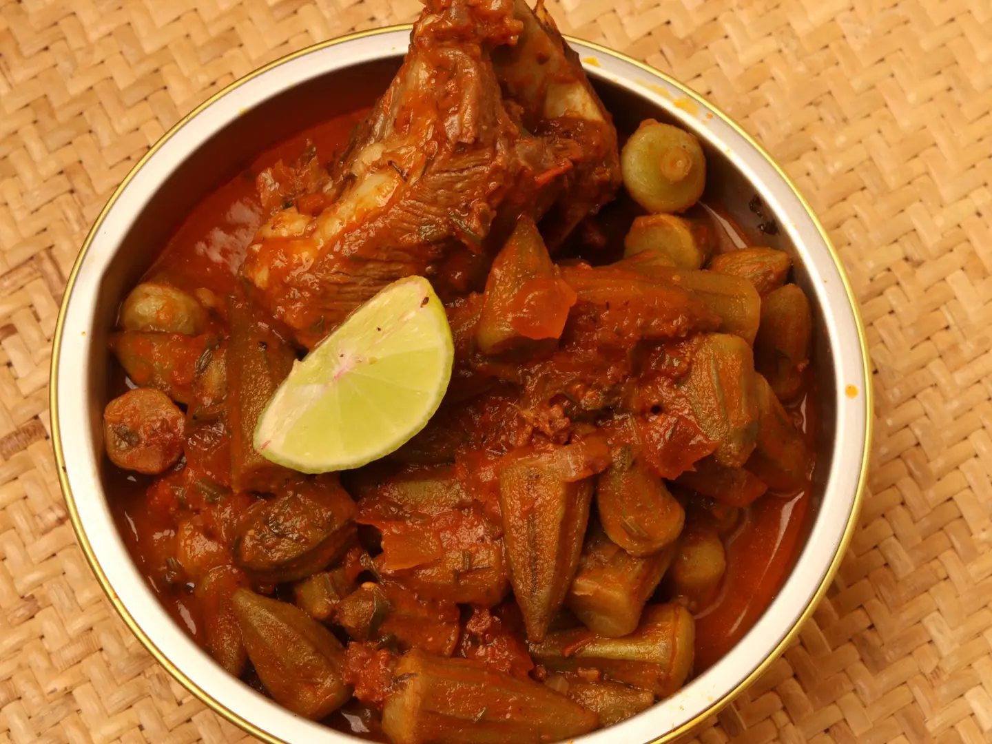 بامية باللحمة