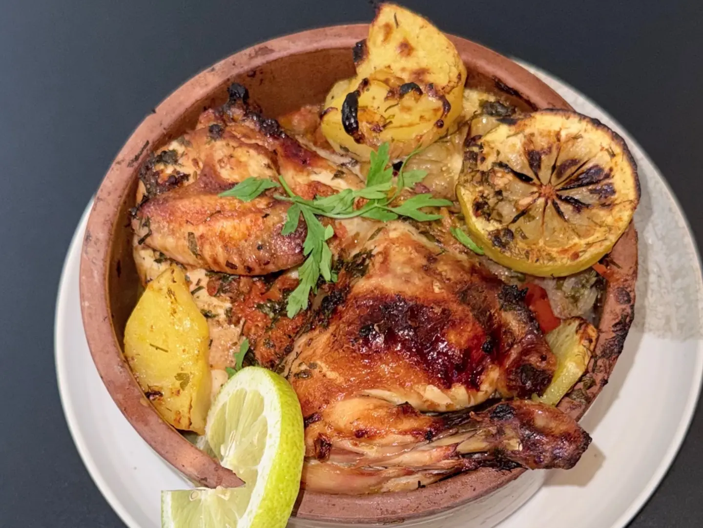 طاجن دجاج بنكهة مغربية