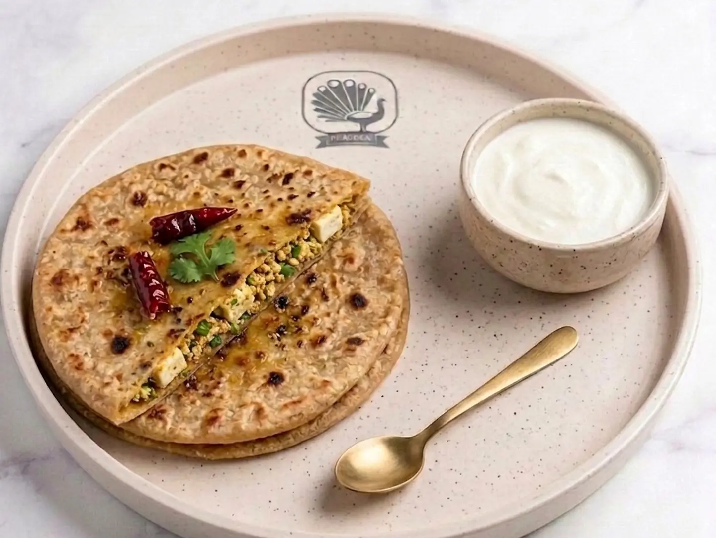 Paneer Paratha, Curd (2 Pcs)