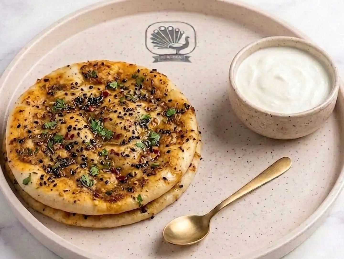 Masala Kulcha, Curd (2 Pcs)