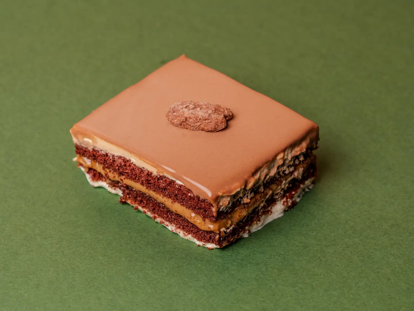 Delucci Cake