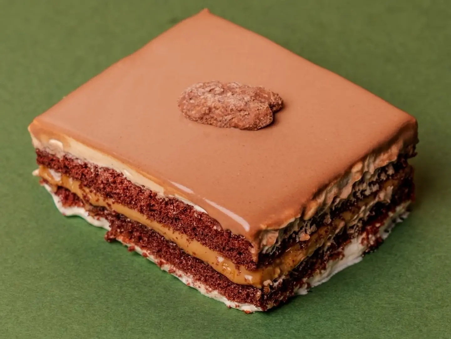 Delucci Cake