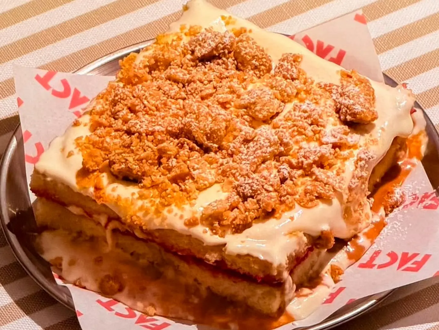 Crumble Berry Cake