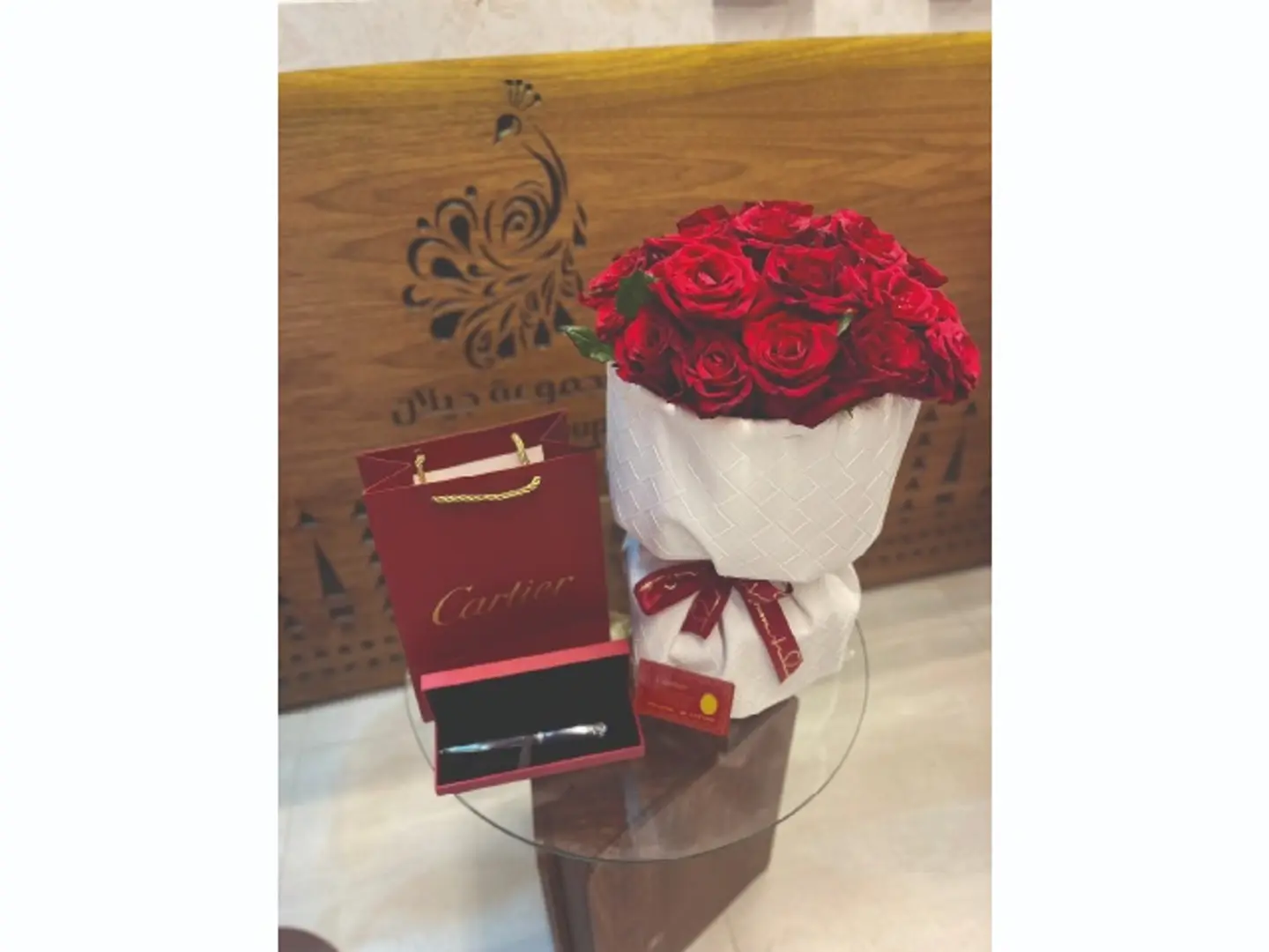 ورد طبيعي مع قلم كارتير