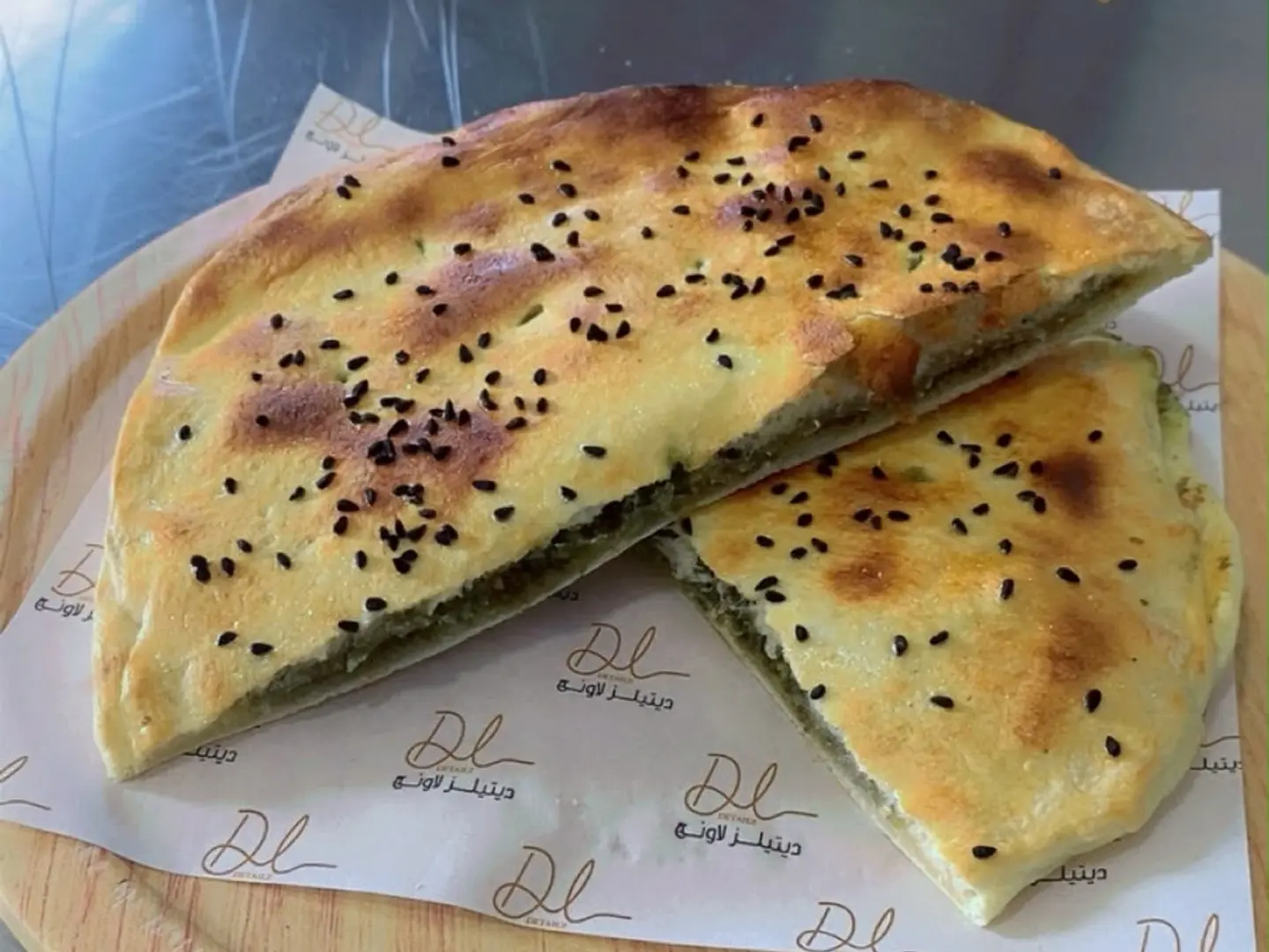 فطيره لبنة مع زعتر