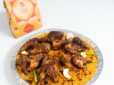 وليمة بخاري ثلاث حبات دجاج شواية مع أرز