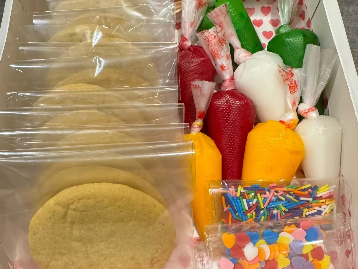 بوكس الرسم ( 12 قطعه من الكوكيز )